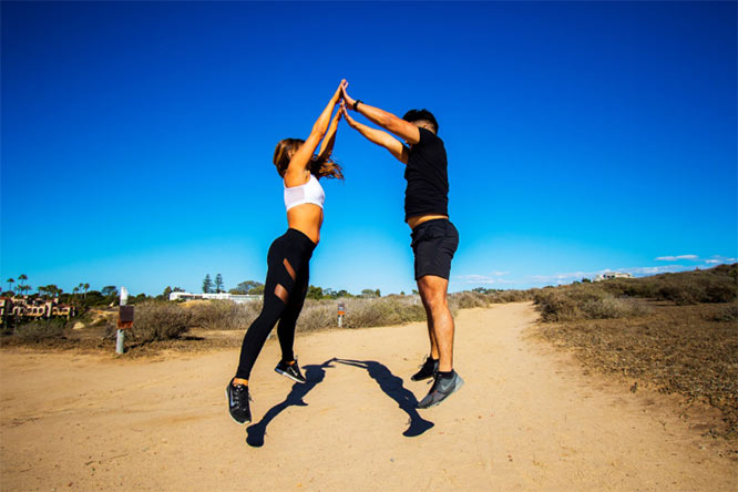 Partner Jump Squat - High-Fives