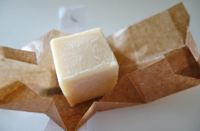 Bain & Savon shampoo bar unwrapped