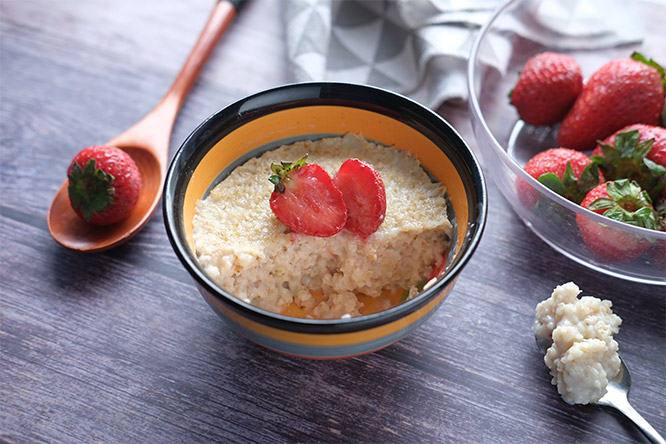 oatmeal porridge with strawberries
