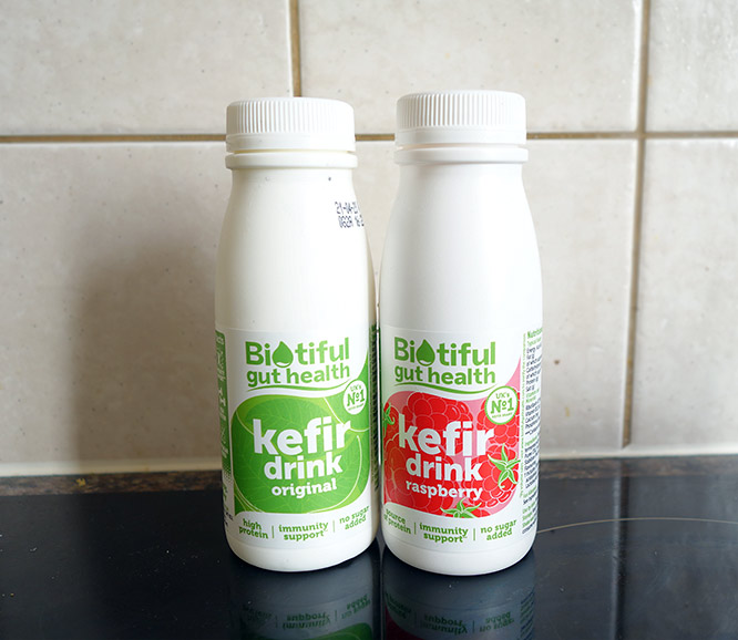 Biotiful kefir - The Original and the Raspberry flavour