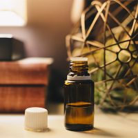 Natural Pain Relief: A Guide to Using Essential Oils for Pain Natural Pain Relief: A Guide to Using Essential Oils for Pain