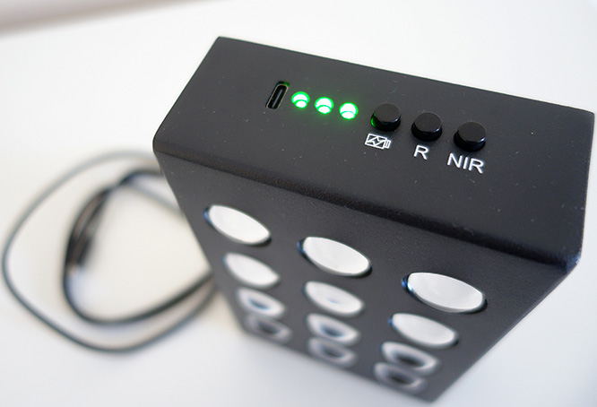 3 green lights on - battery charged